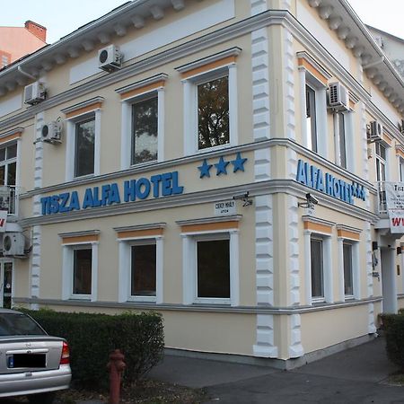 Tisza Alfa Hotel Сегед Екстериор снимка